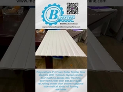 Máquina de moldeado de rodillos para puertas de persianas de doble piel con espuma de PU aislada