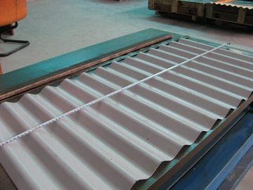 Rollo de acero acanalado hidráulico que forma la máquina con cortar el sistema