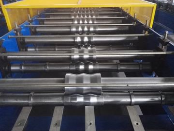 Rollo de acero acanalado hidráulico que forma la máquina con cortar el sistema