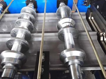 Máquina de moldeo de rodillos de costura de pie rápido de 15 m/min. Máquina de moldeo de rodillos de costura de pie rápido de 7,5 m*1,2 m*1,5 m. Para moldeo de paneles de techo
