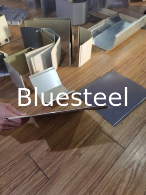Máquina de puerta de persiana de acero y aluminio con sistema de control PLC