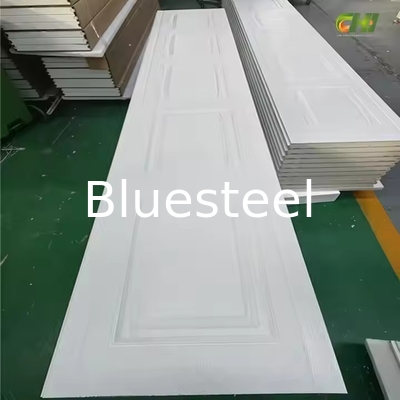 Poderoso sistema de control PLC de acero Máquina de formación de rollo de puertas de persiana 5.5KW motor CA