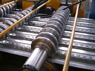 Grueso hidráulico de la máquina 0.3-0.8m m de la formación de hoja de cubierta de piso que corta